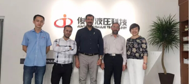 大雪紛飛，感謝客戶持續(xù)來我司考察 ...